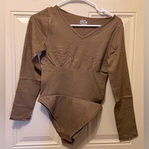 MRGINT Bodysuit in Brown Size Large V Neck Long Sleeved Snap Closure NWOT
